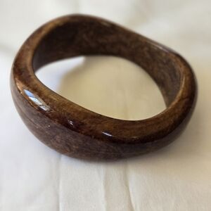 Elegant Brown Bracelet